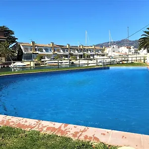En Con Vistas Al Canal Y Piscina Appartement